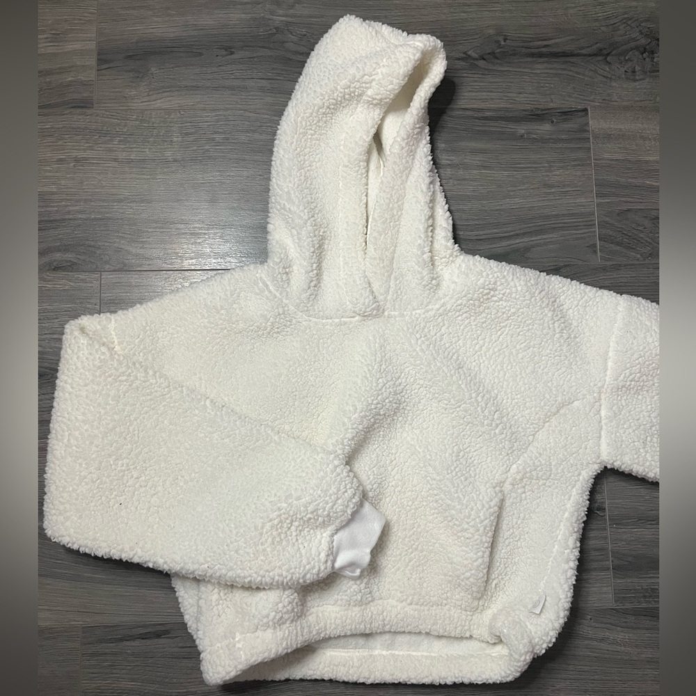 Gilly Hicks White Sherpa Cropped Sweatshirt